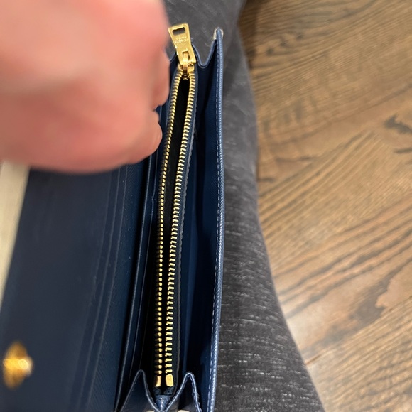 Authentic Prada wallet, NWOT - Picture 8 of 13